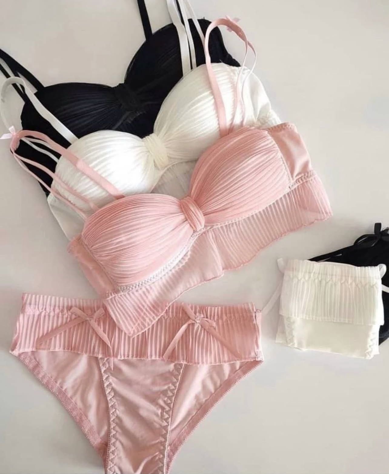 Cute Lace Bow Style Bra Set
