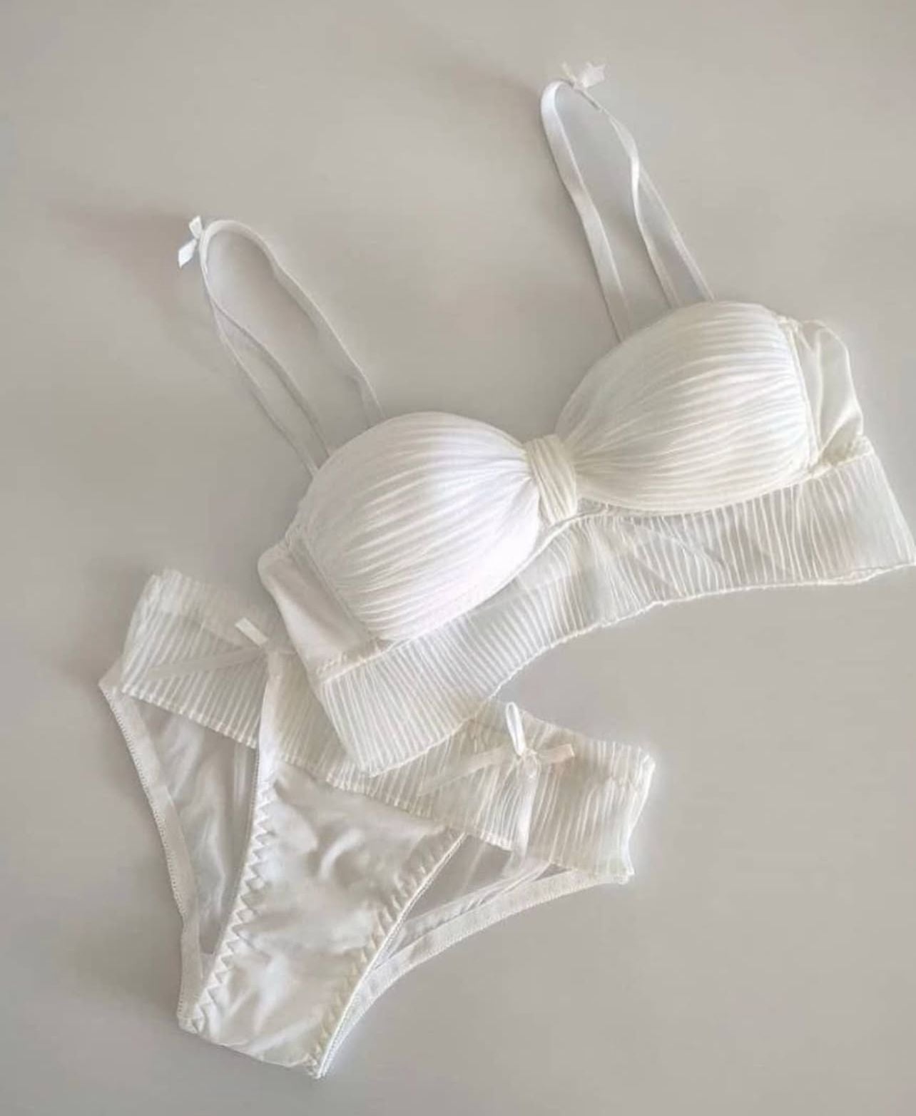 Cute Lace Bow Style Bra Set